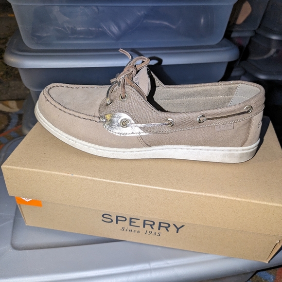 Women's Sperrys - Picture 1 of 3